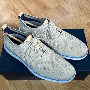 Cole Haan SIZE: 8.5 OriginalGrand Stichlite Wingtip Oxford (Hawthorn/Mist)